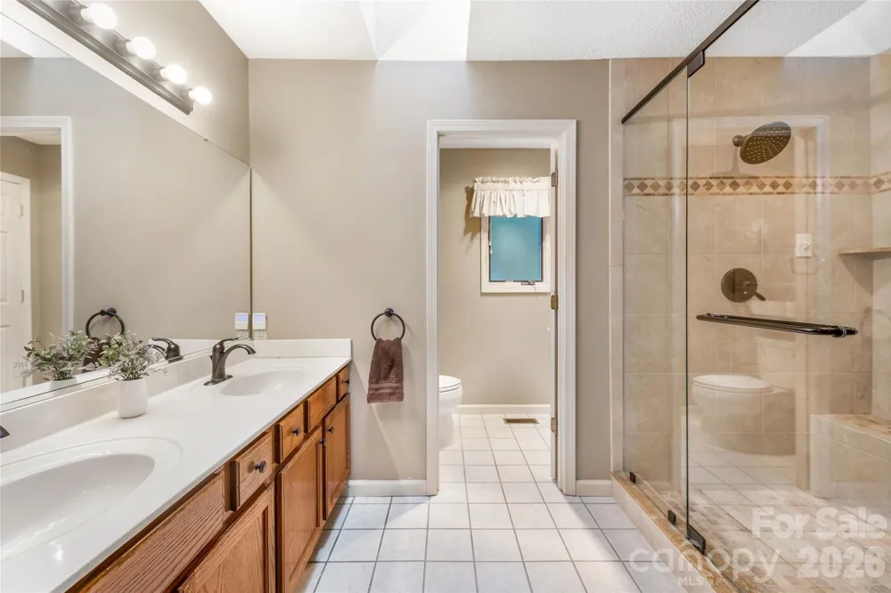31 Hillcreek Drive Asheville, NC 28804