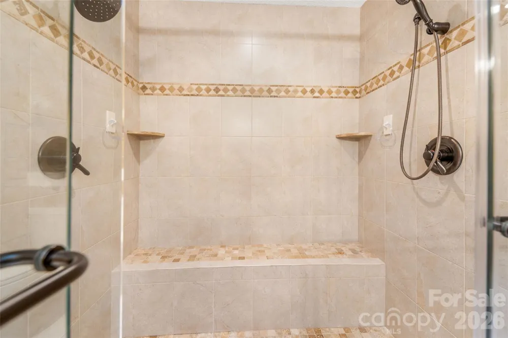 31 Hillcreek Drive Asheville, NC 28804