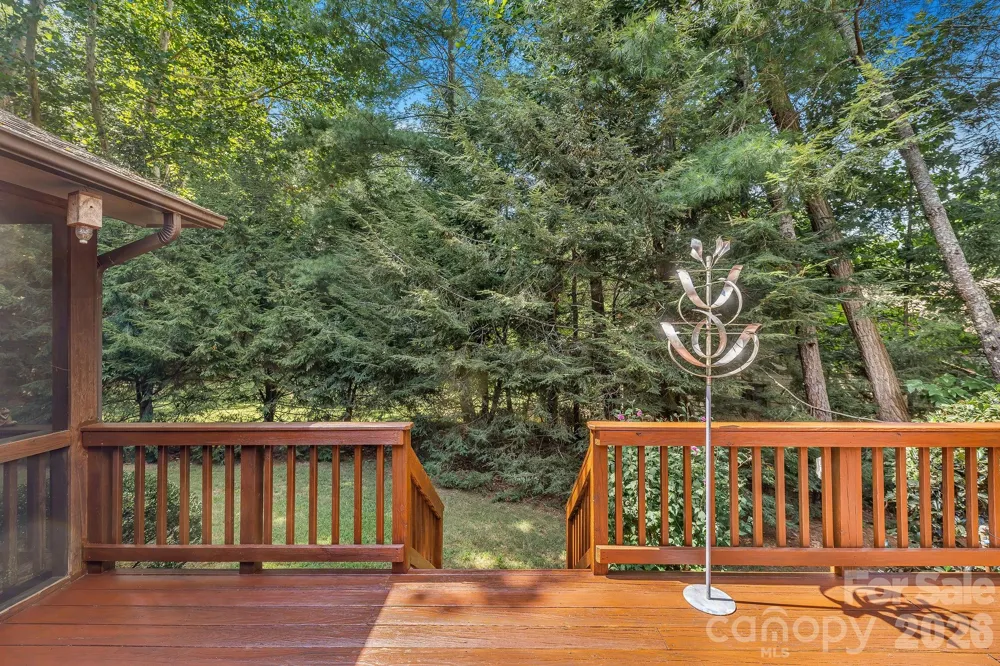 31 Hillcreek Drive Asheville, NC 28804