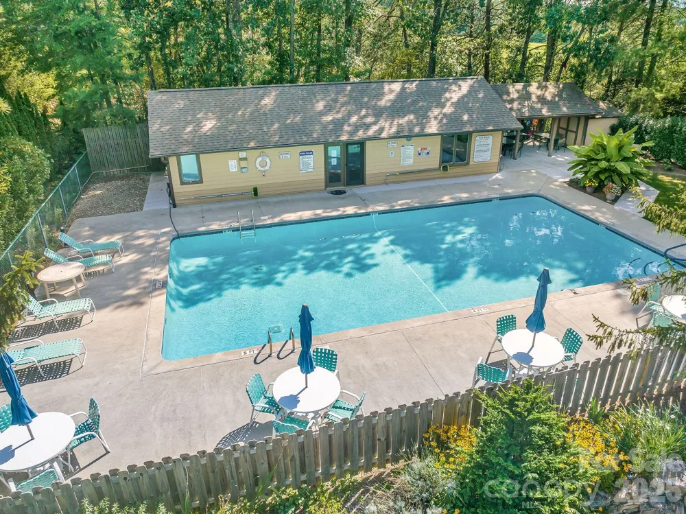 31 Hillcreek Drive Asheville, NC 28804