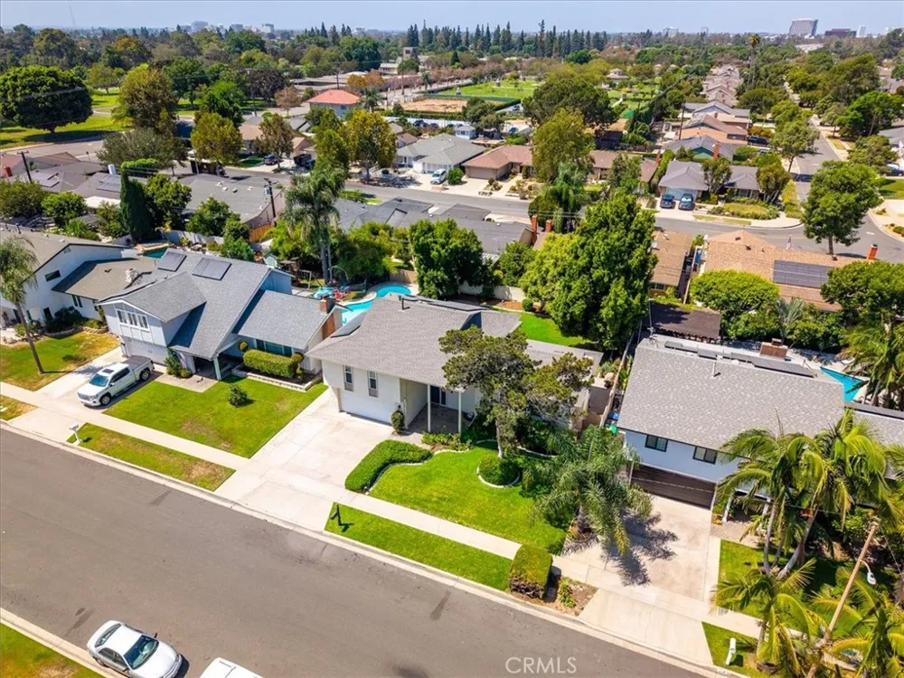 836 S Greengrove Orange, CA 92866