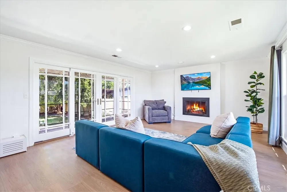 836 S Greengrove Orange, CA 92866