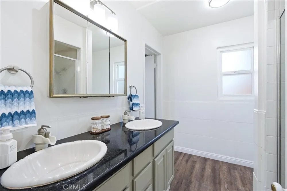 836 S Greengrove Orange, CA 92866
