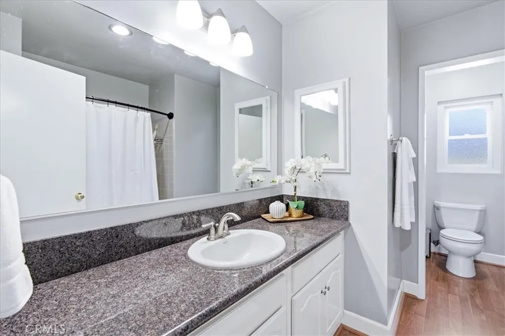 836 S Greengrove Orange, CA 92866