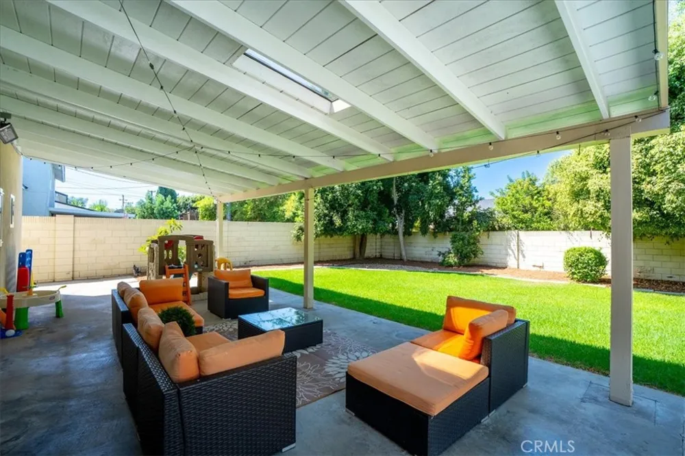 836 S Greengrove Orange, CA 92866
