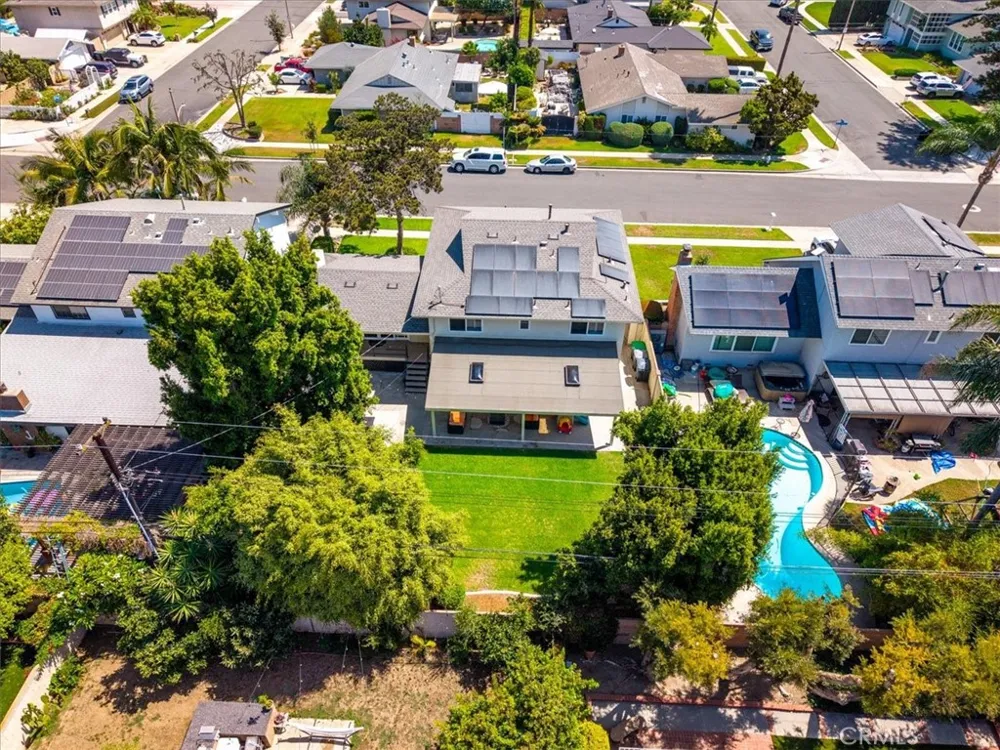 836 S Greengrove Orange, CA 92866