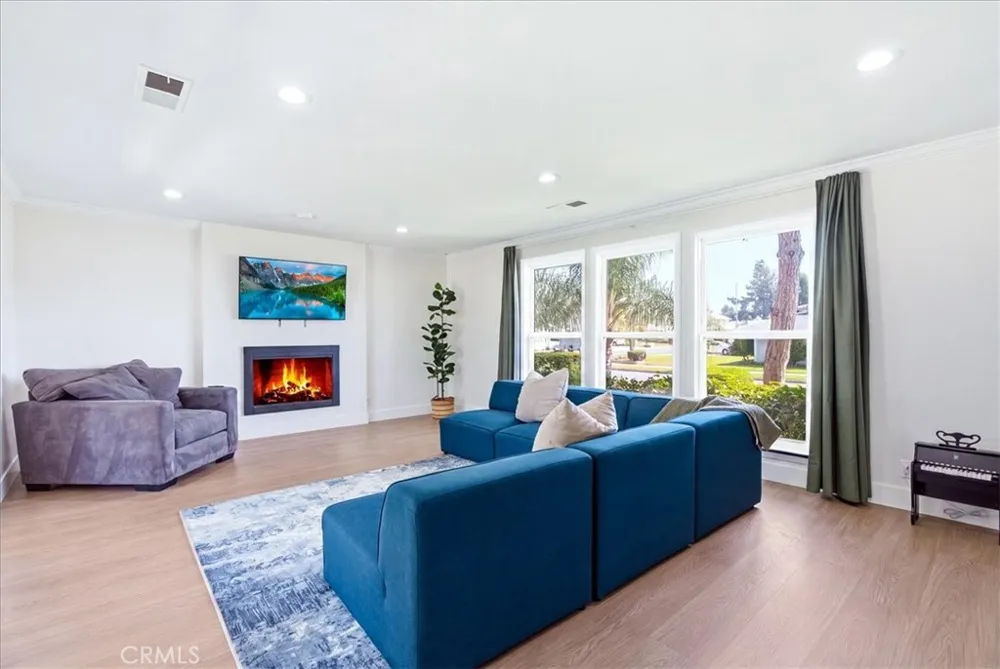 836 S Greengrove Orange, CA 92866