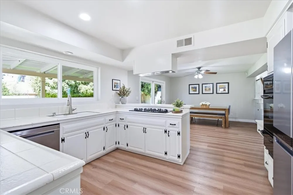 836 S Greengrove Orange, CA 92866