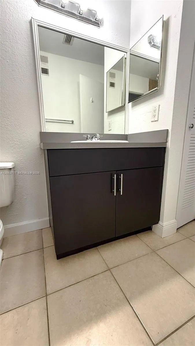 3380 Pinewalk Dr N #1111 Margate, FL 33063