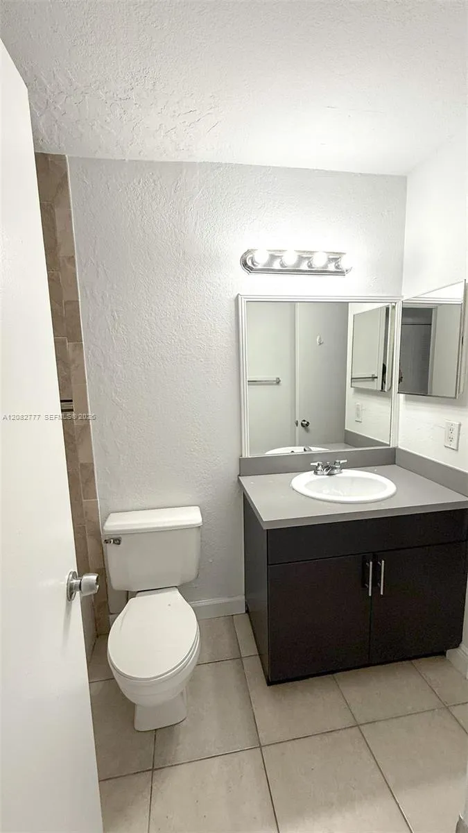3380 Pinewalk Dr N #1111 Margate, FL 33063
