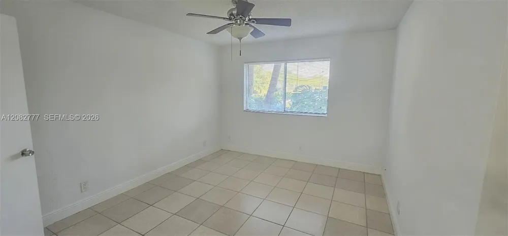 3380 Pinewalk Dr N #1111 Margate, FL 33063