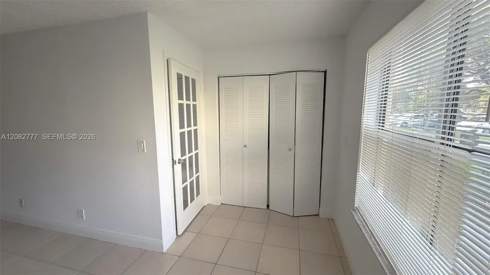 3380 Pinewalk Dr N #1111 Margate, FL 33063