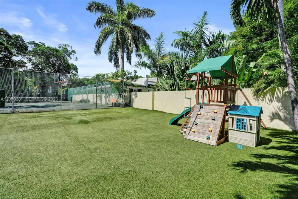2420 Brickell Ave #108B Miami, FL 33129