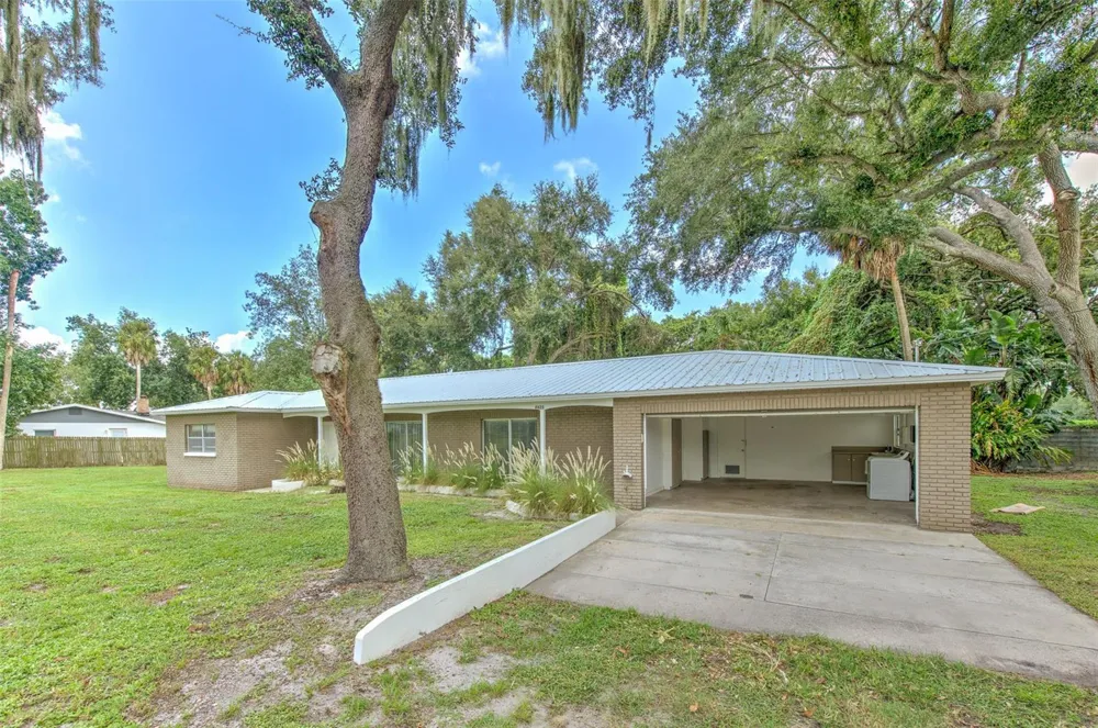 8825 COBB ROAD Riverview, FL 33578