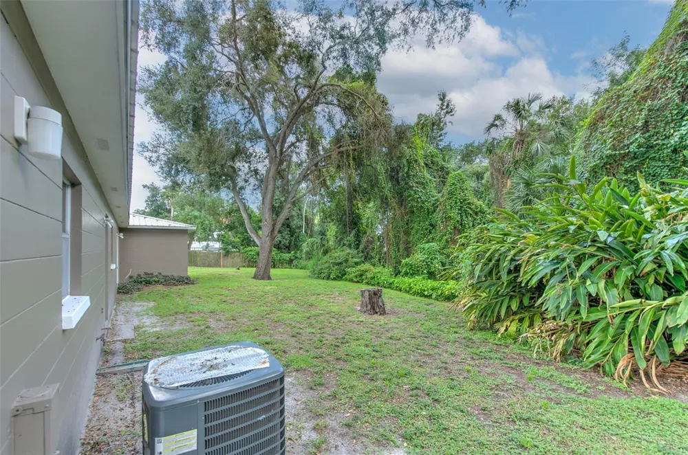 8825 COBB ROAD Riverview, FL 33578