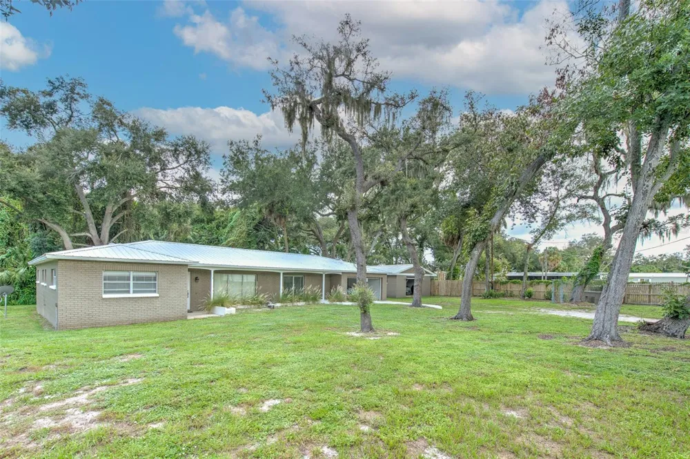8825 COBB ROAD Riverview, FL 33578
