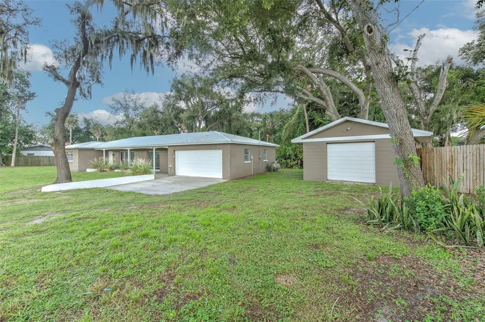 8825 COBB ROAD Riverview, FL 33578