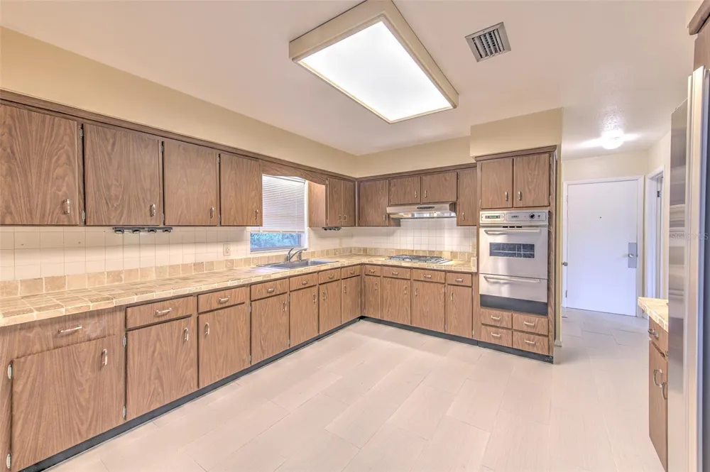 8825 COBB ROAD Riverview, FL 33578