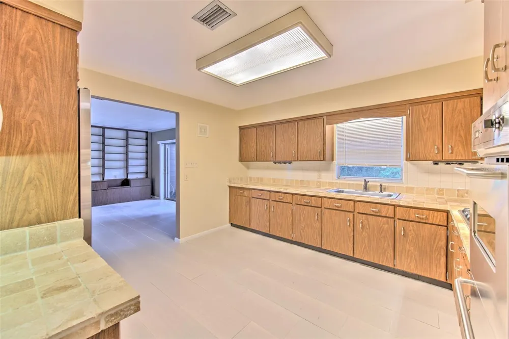 8825 COBB ROAD Riverview, FL 33578