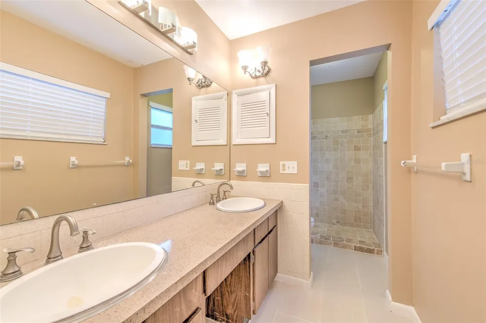 8825 COBB ROAD Riverview, FL 33578