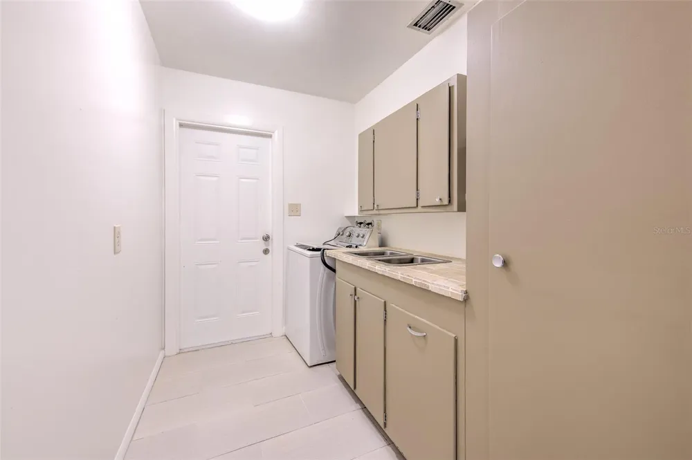 8825 COBB ROAD Riverview, FL 33578