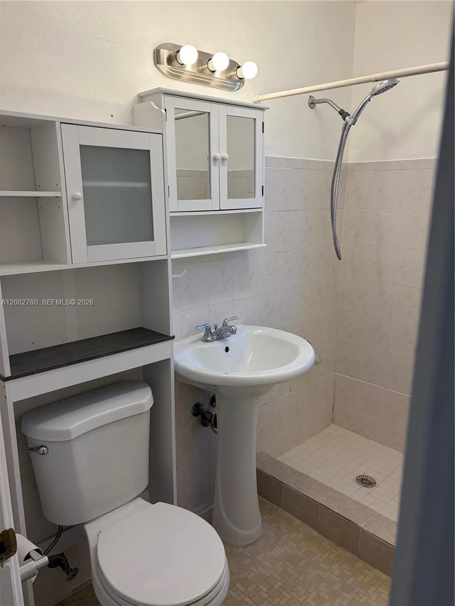 16 Santillane Ave #4 Coral Gables, FL 33134