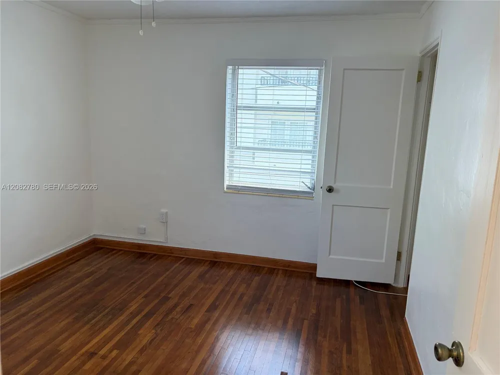 16 Santillane Ave #4 Coral Gables, FL 33134
