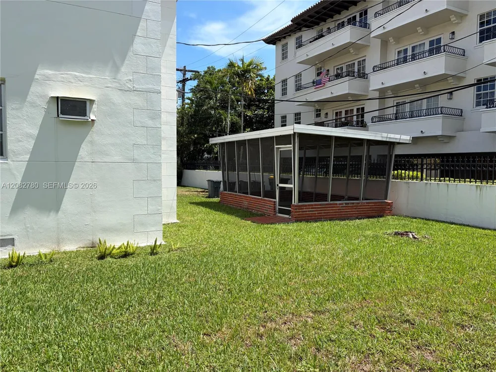 16 Santillane Ave #4 Coral Gables, FL 33134