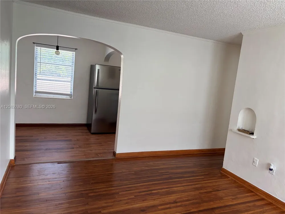 16 Santillane Ave #4 Coral Gables, FL 33134