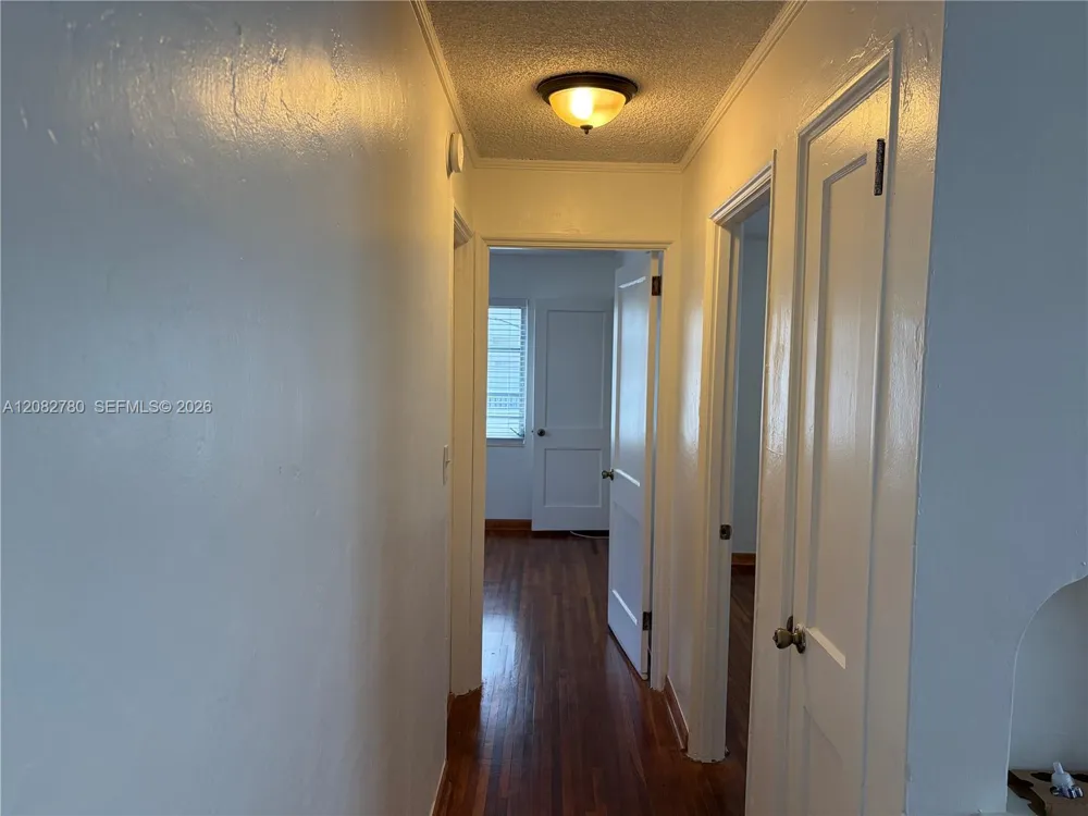 16 Santillane Ave #4 Coral Gables, FL 33134