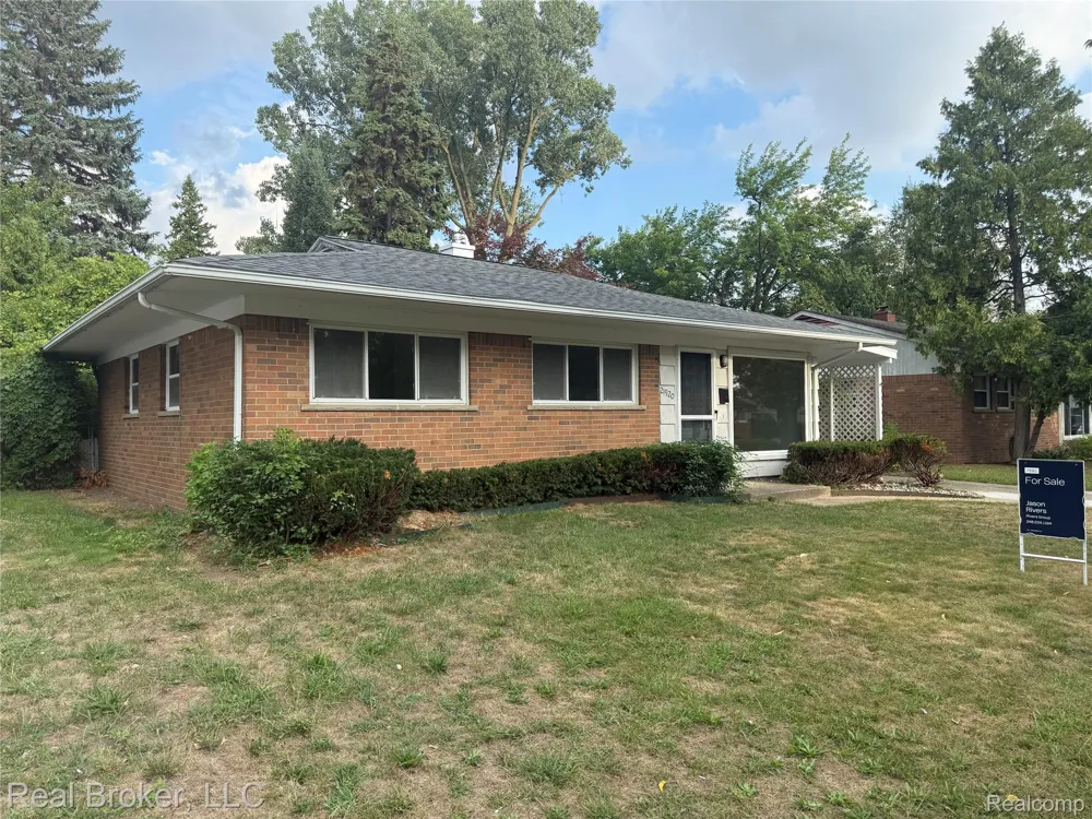 21920 Fern Street Oak Park City, MI 48237