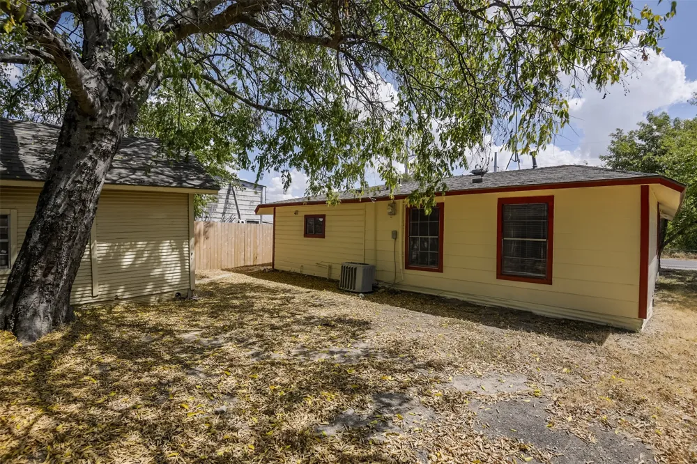 8170 S Highway 77 Forreston, TX 76041