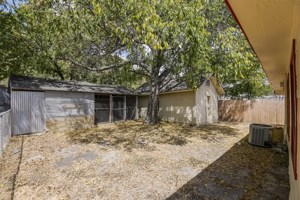 8170 S Highway 77 Forreston, TX 76041