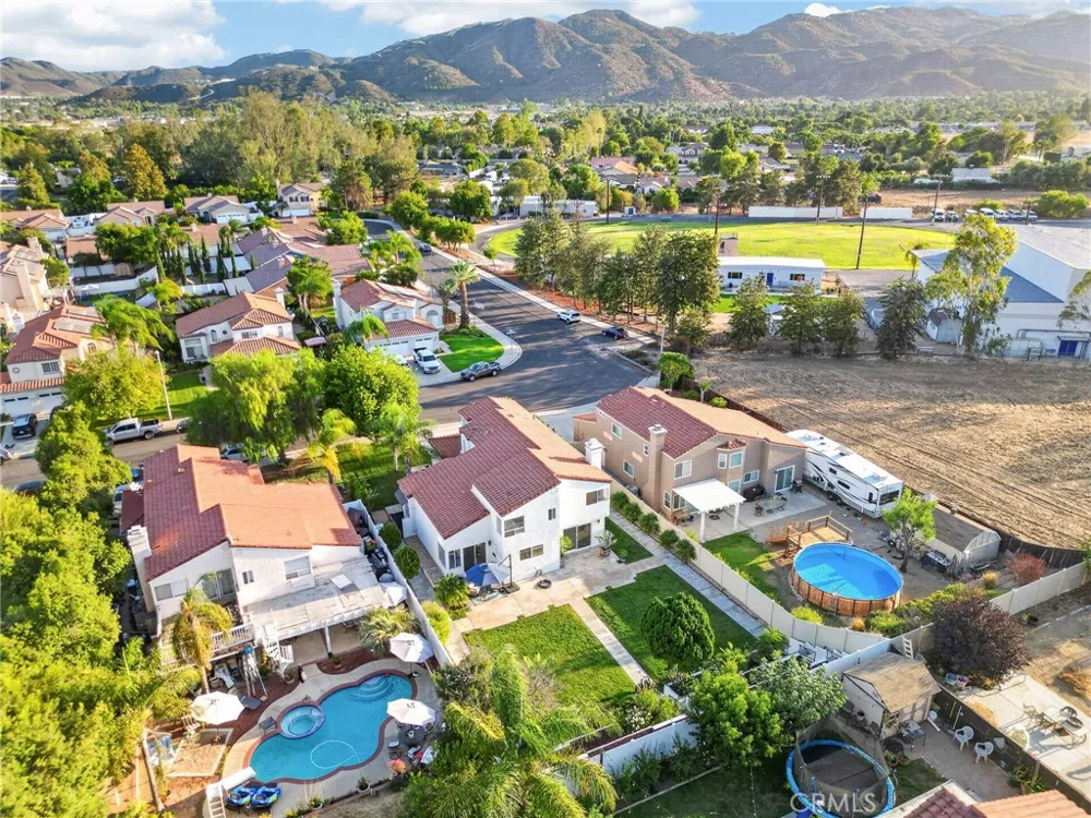 22520 Raspberry Lane Wildomar, CA 92595