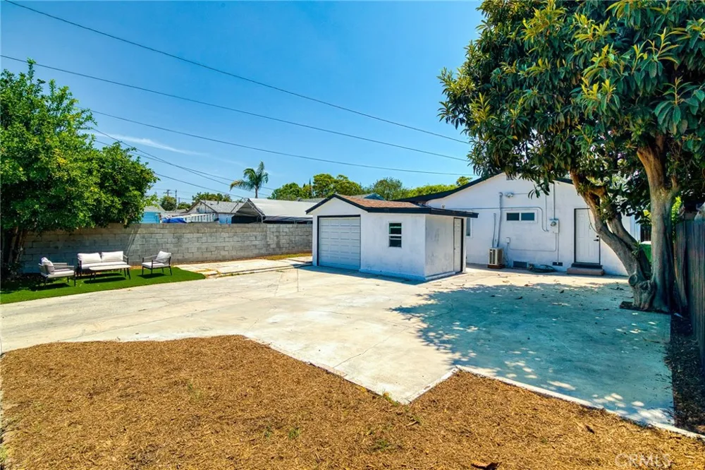 311 E Cummings Lane Long Beach, CA 90805