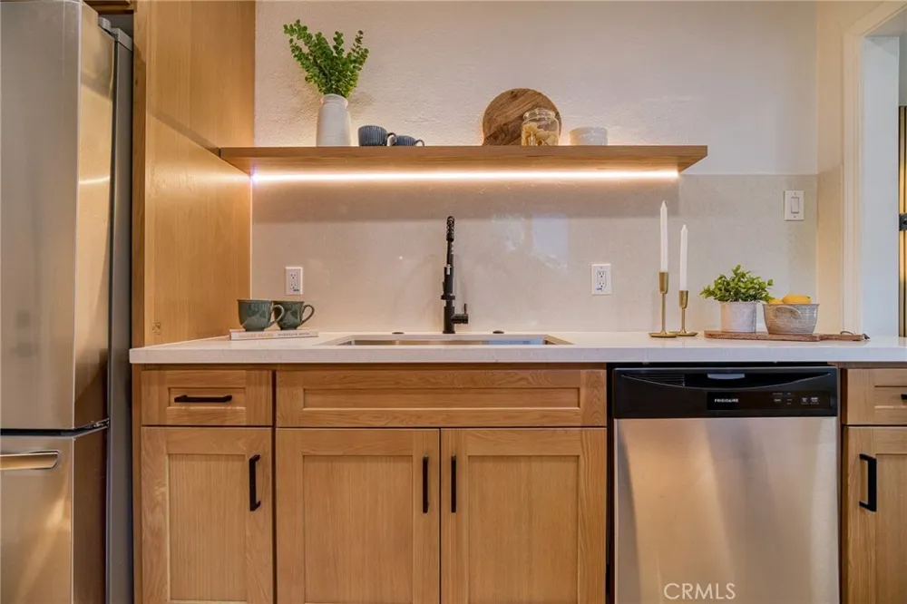 311 E Cummings Lane Long Beach, CA 90805