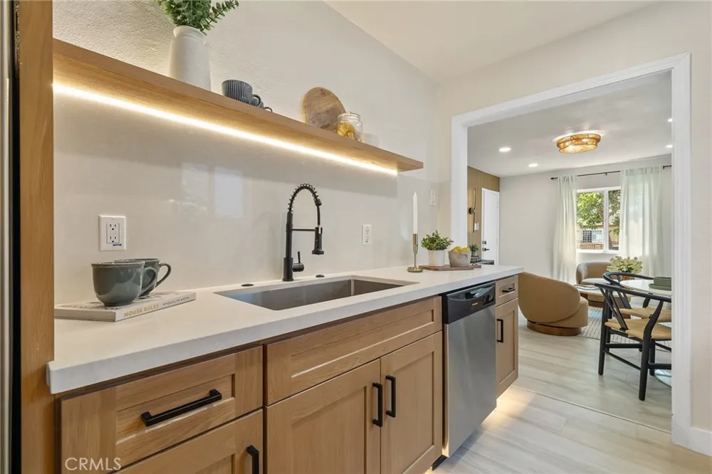 311 E Cummings Lane Long Beach, CA 90805