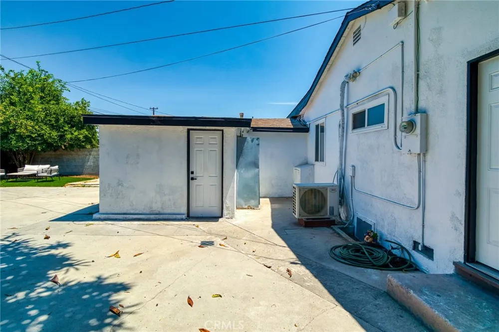 311 E Cummings Lane Long Beach, CA 90805