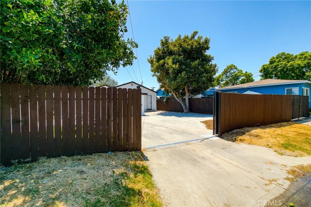 311 E Cummings Lane Long Beach, CA 90805