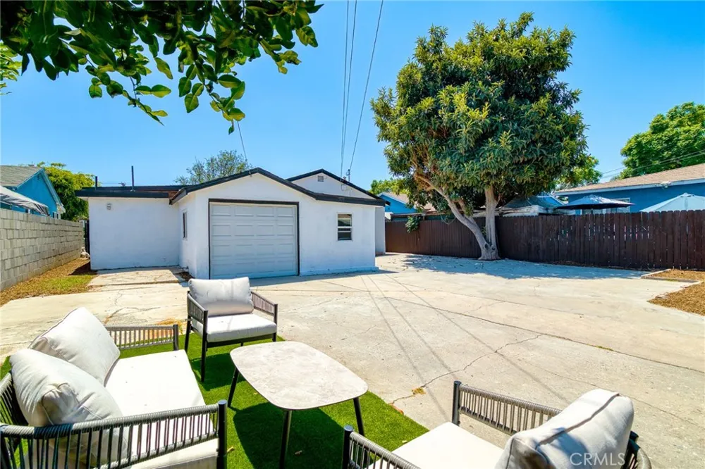311 E Cummings Lane Long Beach, CA 90805