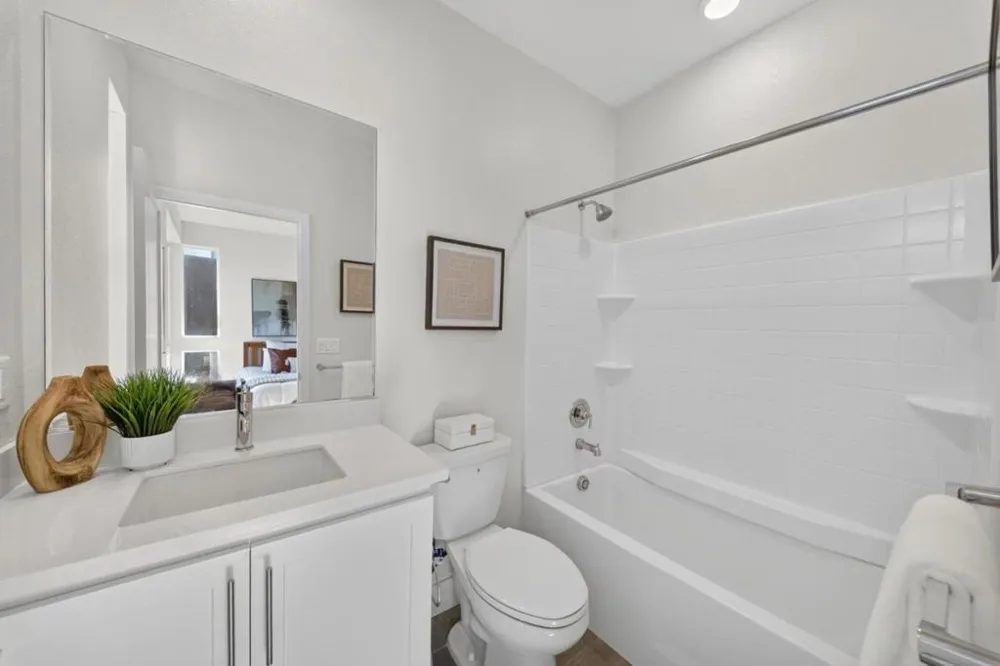 3891 Vanguard #1004 Fremont, CA 94538