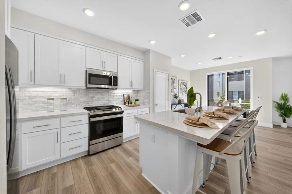 3891 Vanguard #1004 Fremont, CA 94538