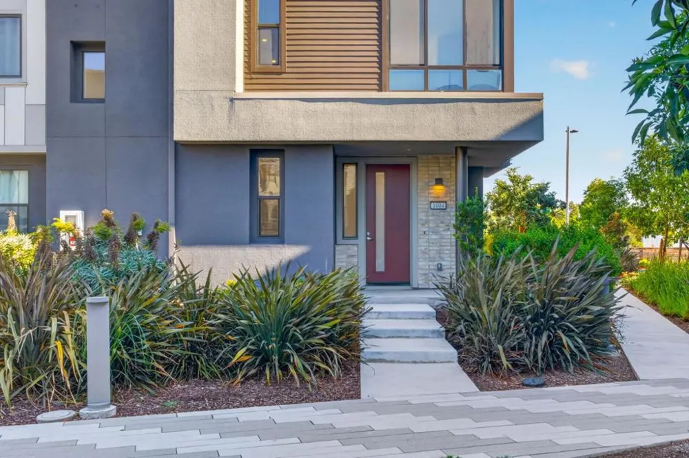 3891 Vanguard #1004 Fremont, CA 94538