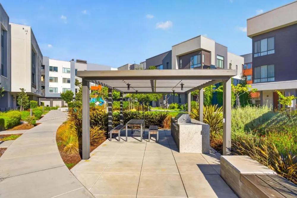 3891 Vanguard #1004 Fremont, CA 94538