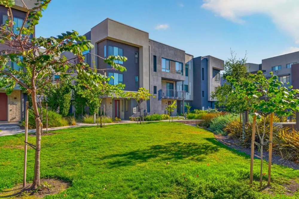 3891 Vanguard #1004 Fremont, CA 94538