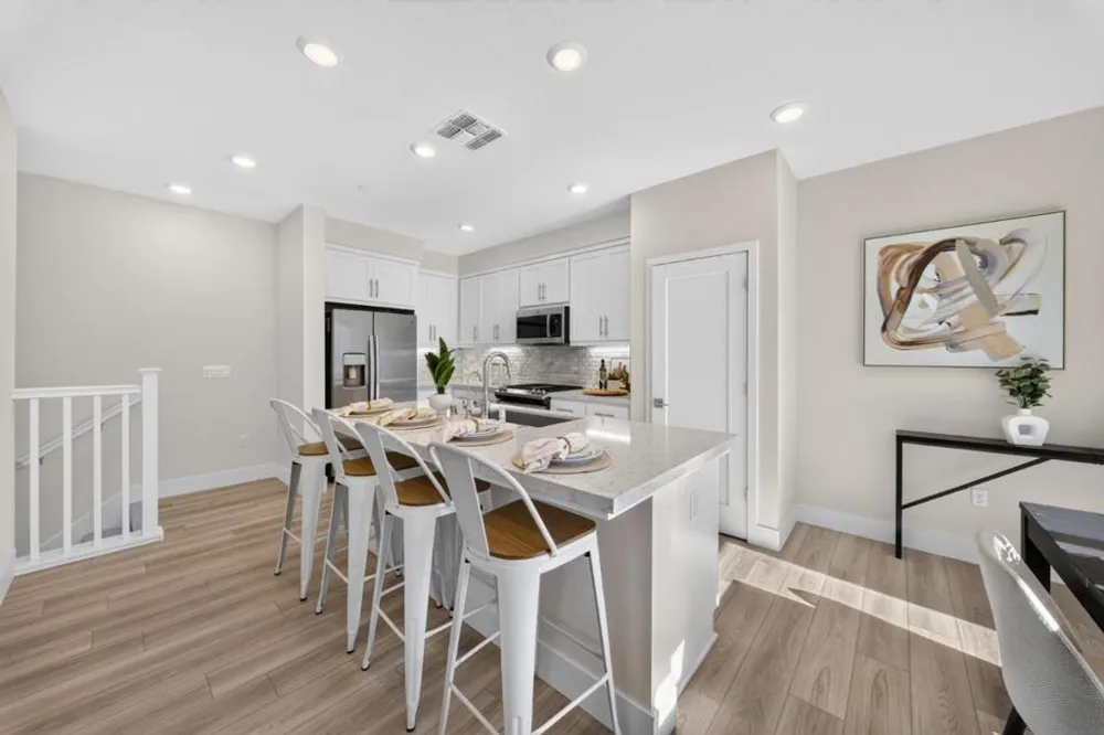 3891 Vanguard #1004 Fremont, CA 94538