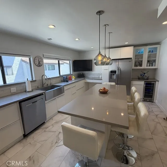21545 Erwin #105 Canoga Park, CA 91367