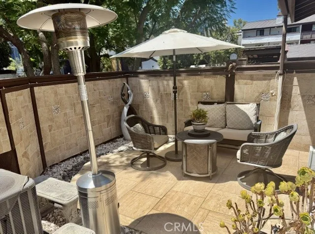 21545 Erwin #105 Canoga Park, CA 91367