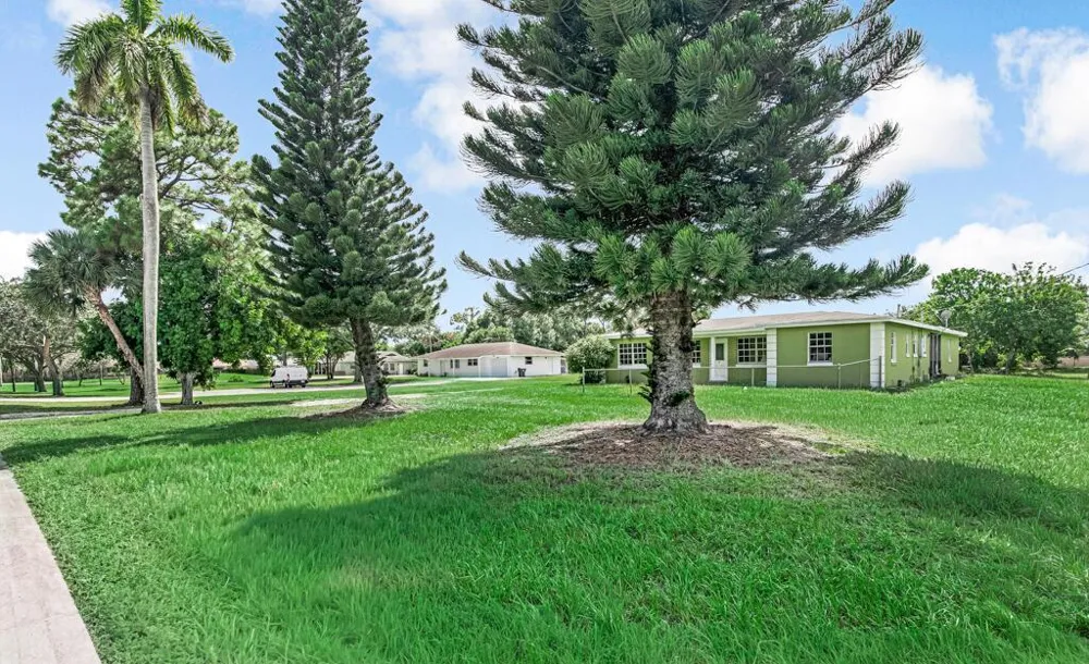 3565 S Jog Road E 