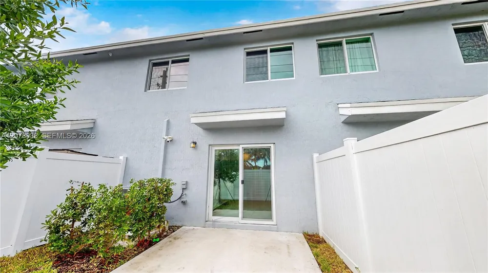 389 NW 10th Ct Florida City, FL 33034